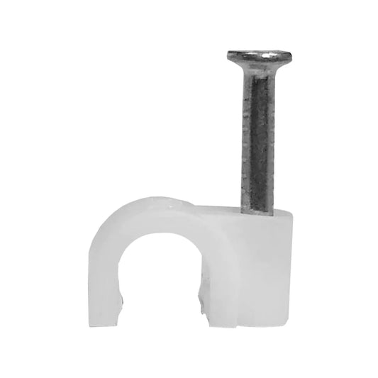 Fabricado de  Polipropileno.,Las grapas Argos te permite fijar y guiar el cable de tu selección sobre paredes o muros de preferencia lisos.,Las grapas pueden ser cuadradas para cable plano o redondas para cable coaxial o telefónico.,Resistentes a la luz ultravioleta, al impacto y a la flexión, con propiedades físicas y mecánicas inalterables ante los cambios de temperatura.,Tipo de clavo: Para concreto.\,Largo del clavo: 2.5 cm,Clavo de 1” para concreto.