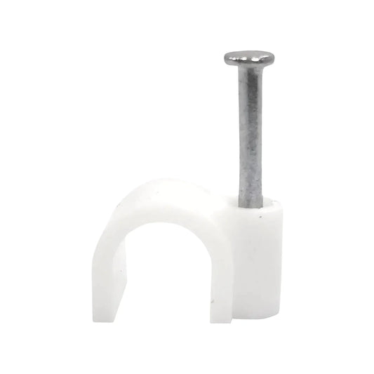 Fabricada en polipropileno.,Resistentes a la luz ultravioleta, al impacto y a la flexión.,Propiedades físicas y mecánicas inalterables ante los cambios de temperatura.,Redondas para cable coaxial o telefónico.,Con clavo de fijación.,Paquete de 100 piezas.