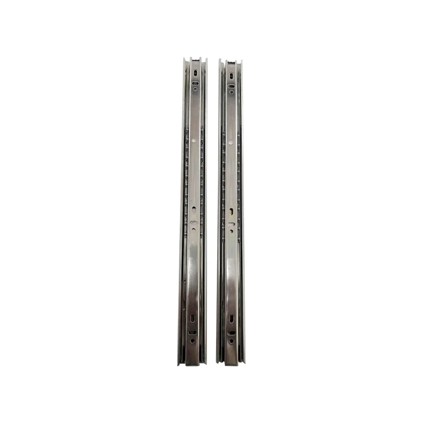 Fabricada en acero.,Corredera de 450 mm acabado niquelado.,Corredera de extensión de 18",Corredera de extensión total delgada de 45 mm