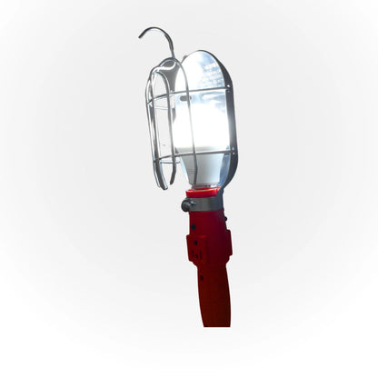 Foco de trabajo LED con jaula metálica, gancho, mango rojo y socket. Luz portátil para taller.