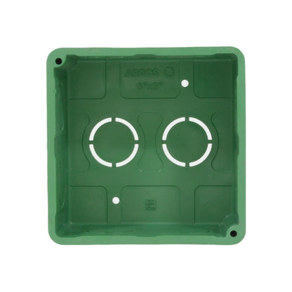 Fabricada de PVC, Diseñadas para ofrecer compatibilidad con tuberías y accesorios que correspondan a sus diámetros nominales., Resistencia al aplastamiento., Excelente aislamiento eléctrico y térmico., Resistencia a medios húmedos y corrosivos., Compatibles con tuberías de PVC, metálicas y flexibles., Medidas: 3x3 (1/2”).