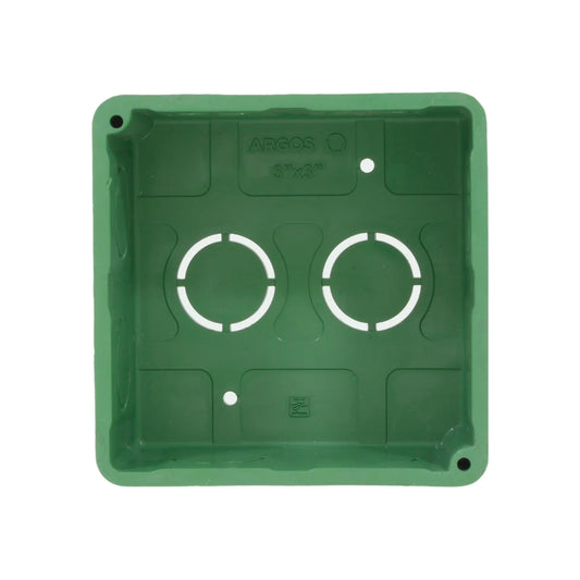 Fabricada de PVC, Diseñadas para ofrecer compatibilidad con tuberías y accesorios que correspondan a sus diámetros nominales., Resistencia al aplastamiento., Excelente aislamiento eléctrico y térmico., Resistencia a medios húmedos y corrosivos., Compatibles con tuberías de PVC, metálicas y flexibles., Medidas: 3x3 (1/2”).