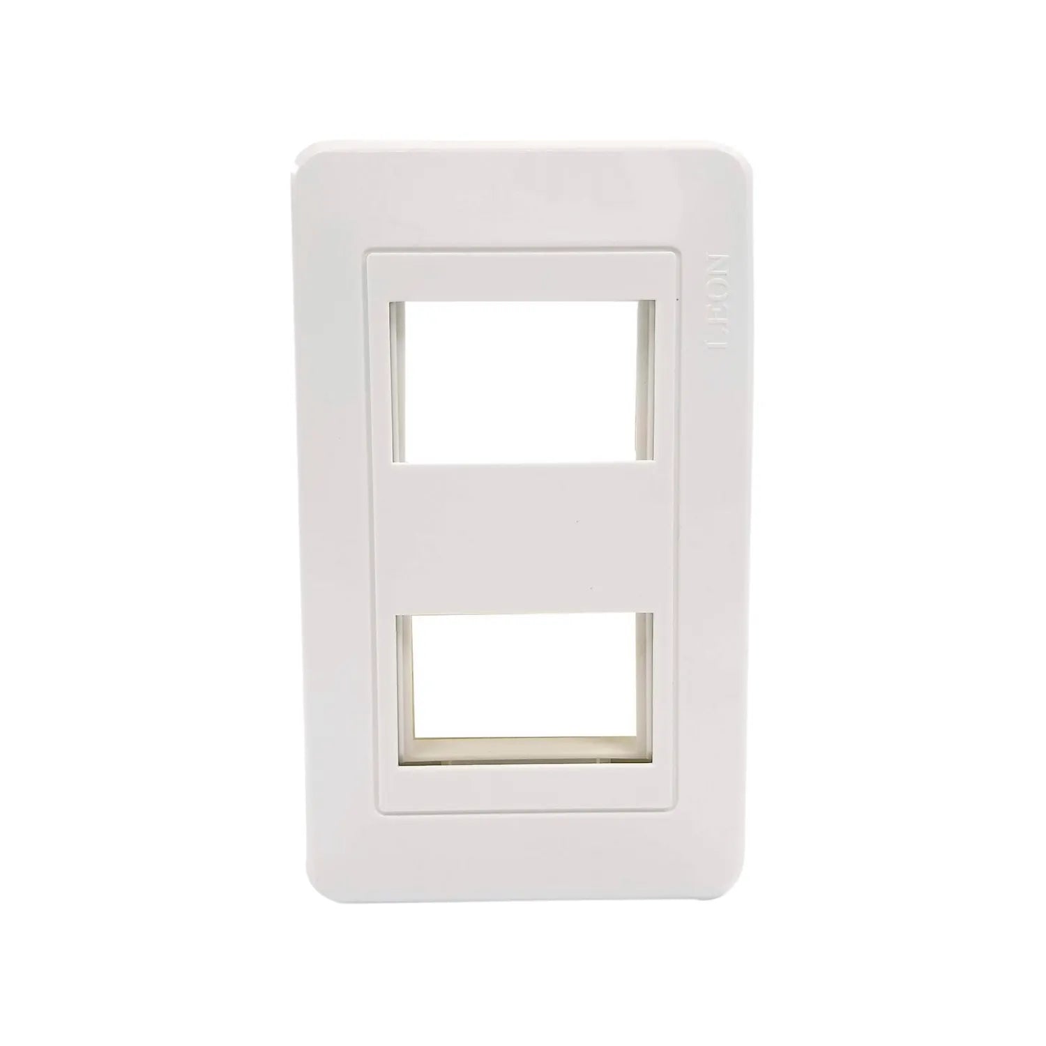 Fabricada de plástico ABS,Placa de 3 ventana acabado blanco.,Incluye tornillos.,Placa línea de lujo.