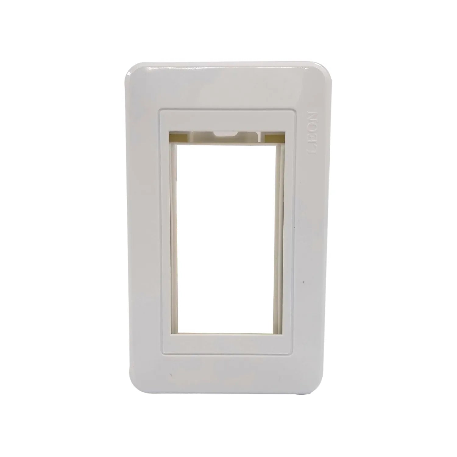 Fabricada de plástico ABS,Placa de 3 ventana acabado blanco.,Incluye tornillos.,Placa línea de lujo.