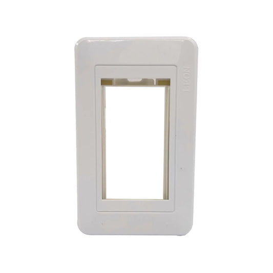 Fabricada de plástico ABS,Placa de 3 ventana acabado blanco.,Incluye tornillos.,Placa línea de lujo.