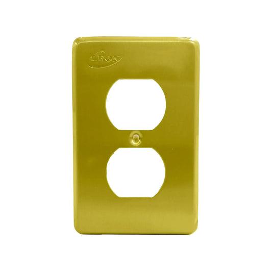 Fabricada en aluminio.,Placa duplexacabado dorado.,Incluye tornillos.,Ideal para contactos dúplex.