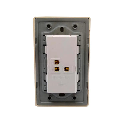 Parte trasera de toma de corriente dúplex beige para instalación eléctrica, con especificaciones 15A 127V/250V