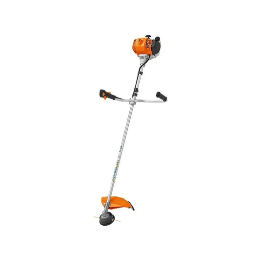 Cilindrada: 36 CC,Motor a 2 tiempos.,Potencia: 2.1HP,1,55 KW (2,1 CV) a 9000 RPM,Eje tipo recto.,Régimen de relentí: 2800 RPM,Régimen máxima del árbol de salida de fuerza: 7900 RPM,Bujías de encendido admisibles: Bosch WSR 6 F de STIHL,Tanque:810 cm3 (0,81 l).,Mango tipo bicicleta.