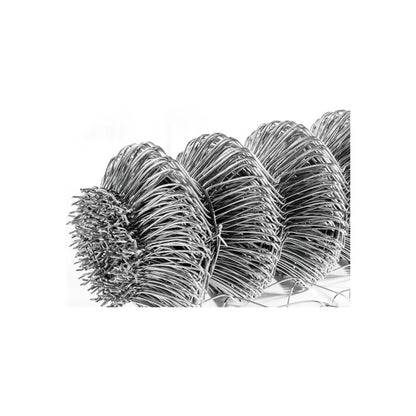 Malla ciclónica de alambre galvanizado calibre 13, rollos para cercado perimetral resistente y seguridad.
