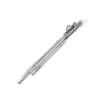 Fabricado en lámina galvanizada.,Ideal para puertas de madera o metal.,Se puede atornillar y soldar a la puerta.,Con albada para candado.,40 cm x 4.5 cm x 5.5 cm