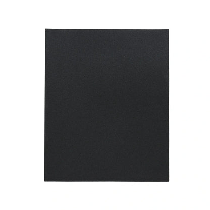 Fabricada en carburo de silicio.,Hoja impermeable de 9"x11" grano 150,Puede usarse en máquina o manualmente.,Para tratado en seco y con agua.