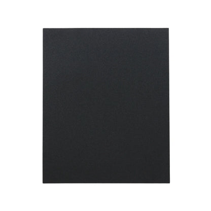 Fabricada en carburo de silicio.,Hoja impermeable de 9"x11" grano 180,Puede usarse en máquina o manualmente.,Para tratado en seco y con agua.