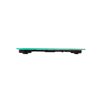 Báscula corporal digital de cristal verde vista lateral; base y patas negras, capacidad máxima de 180 kg.