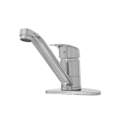 Grifo monomando cromado marca Badge para lavabo con placa de cubierta y diseño inclinado resistente