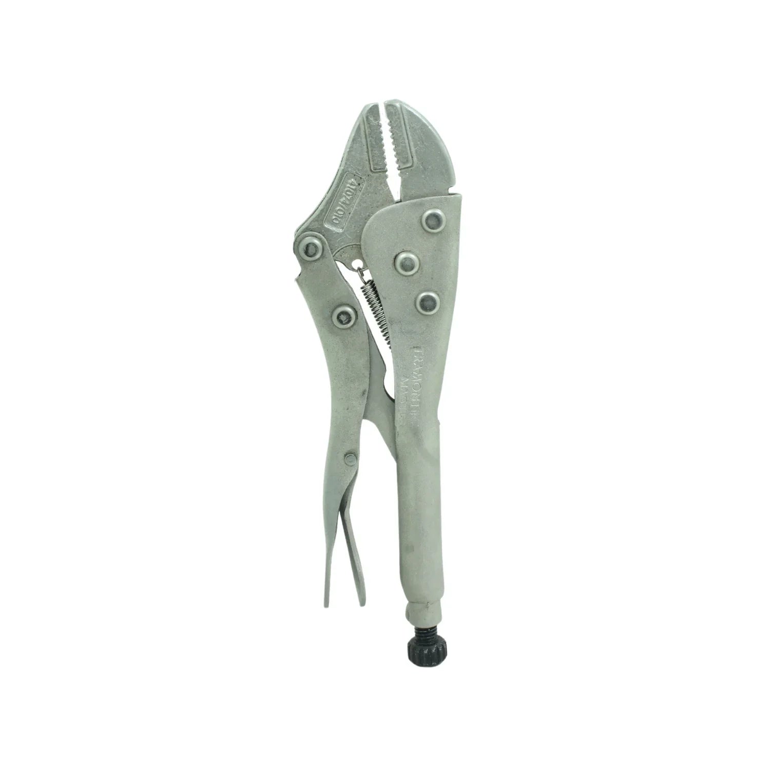 Forjados en acero especial y templados.,El acero carbóno especial empleado en la fabricación de los mordientes, aliado al temple garantizan mayor resistência.,Cuerpo hecho con chapas conformadas.,Acabado: Cromo.,Apertura ajustable.,Traba de liberación.,Mordientes con perfil triangular.,Sistema de remaches especialmente proyectados para aumentar la resistência del producto.,Formato ergonômico para mayor confort.,Las herramientas son producidas y testadas bajo normas específicas.