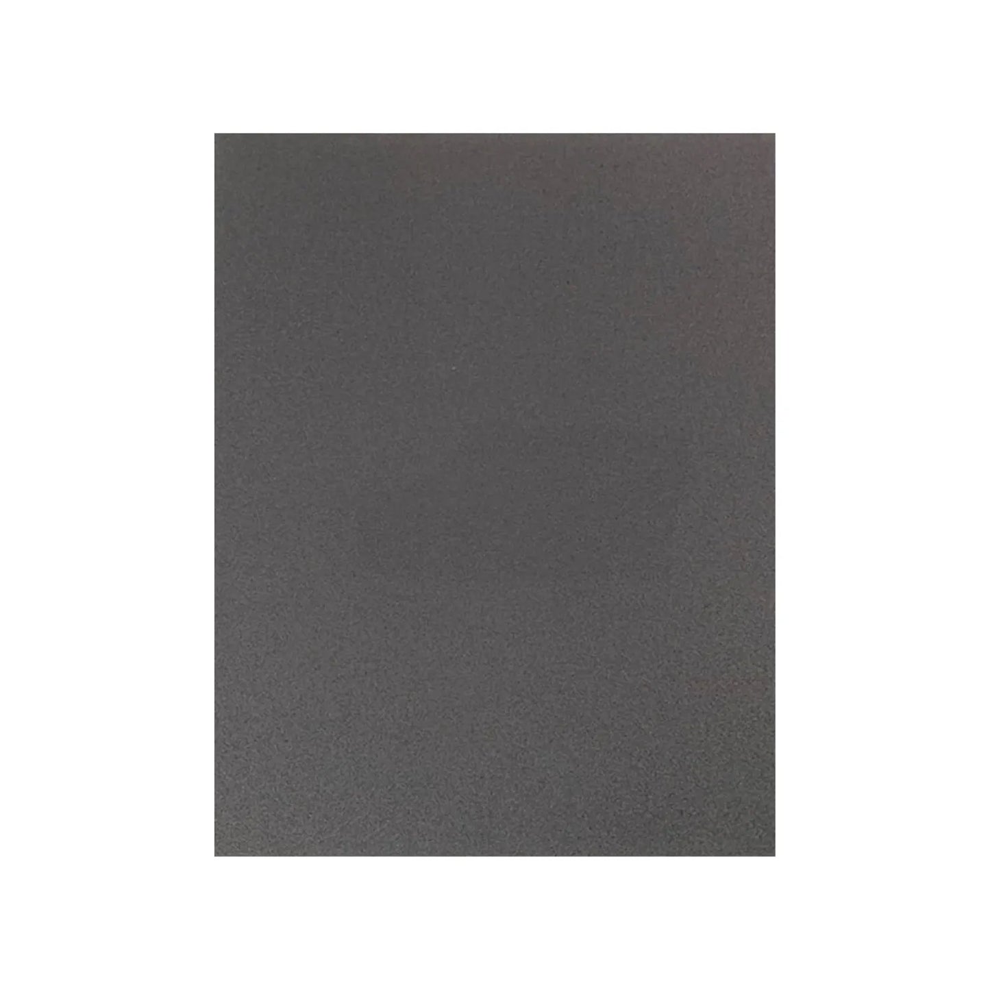 Pliego de lija de agua grano fino color gris oscuro para acabados profesionales en metal y madera.
