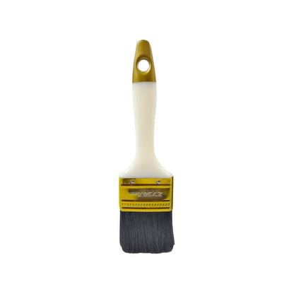 Brocha para pintura de 2 pulgadas (50.8mm) con mango ergonómico blanco, férula amarilla y cerdas grises sintéticas.