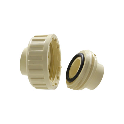 Tuerca unión CPVC beige de 1/2 pulgada desmontada con O-ring para conexiones de tubería hidráulica
