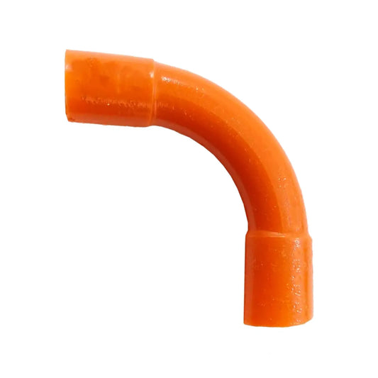 Curva de PVC naranja 90 grados para tubería eléctrica conduit, accesorio resistente para cableado.