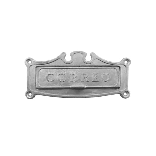 Buzón para puerta de metal color plata con diseño clásico y palabra CORREO grabada para correspondencia