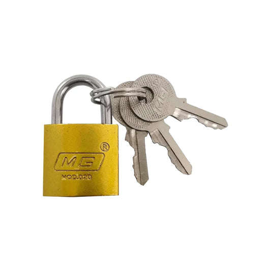 Candado de hierro latonado.,Cilindro de latón sólido.,3 llaves. niqueladas.,Modelo mg20
