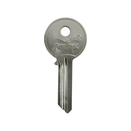 Llave de seguridad niquelada marca AUSTRAL, metálica y resistente para cerraduras comunes.