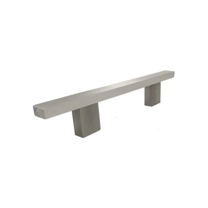 Acabado níquel satinado.,Jaladera para mueble.,Largo total: 156 mm,Centro a centro: 96 mm