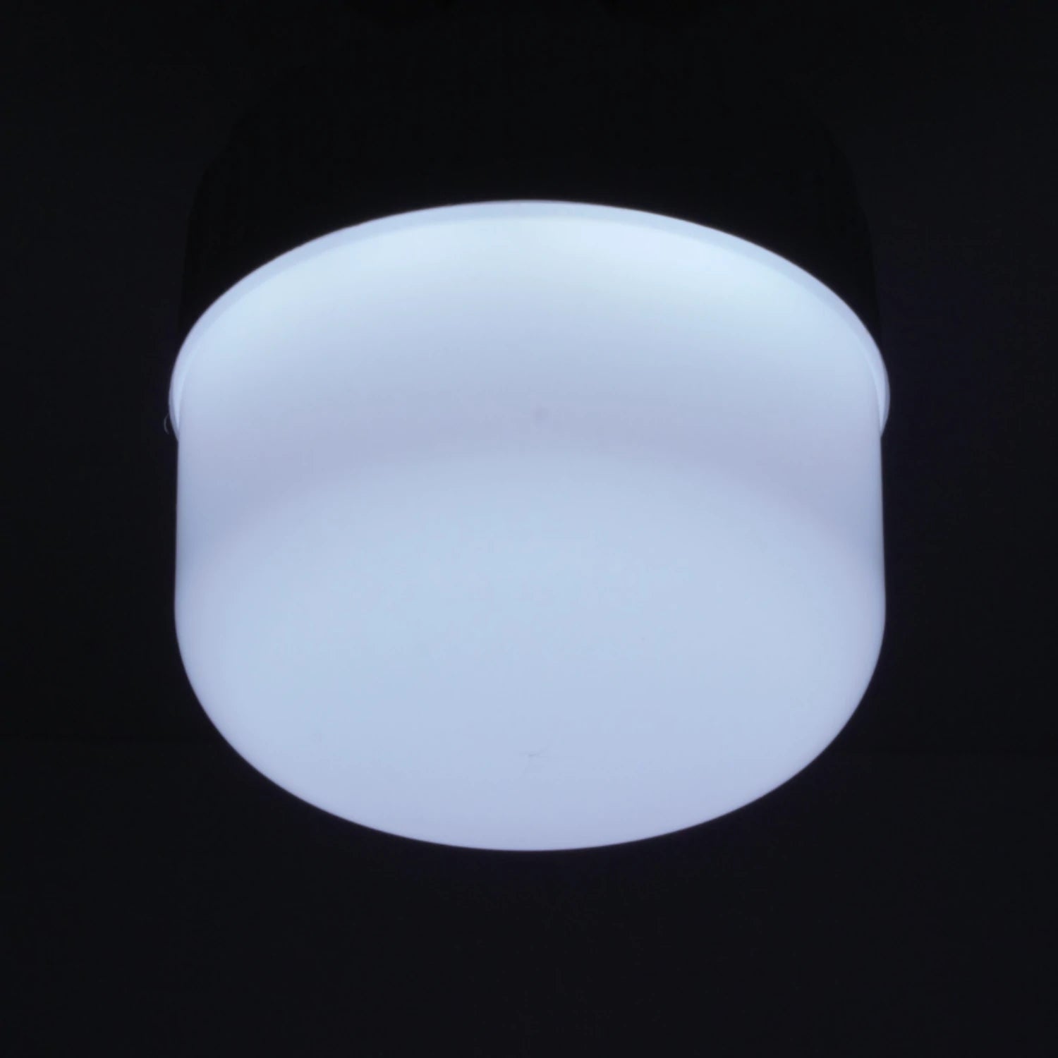 Foco LED cilíndrico con bulbo esmerilado, luz blanca fría de alto poder