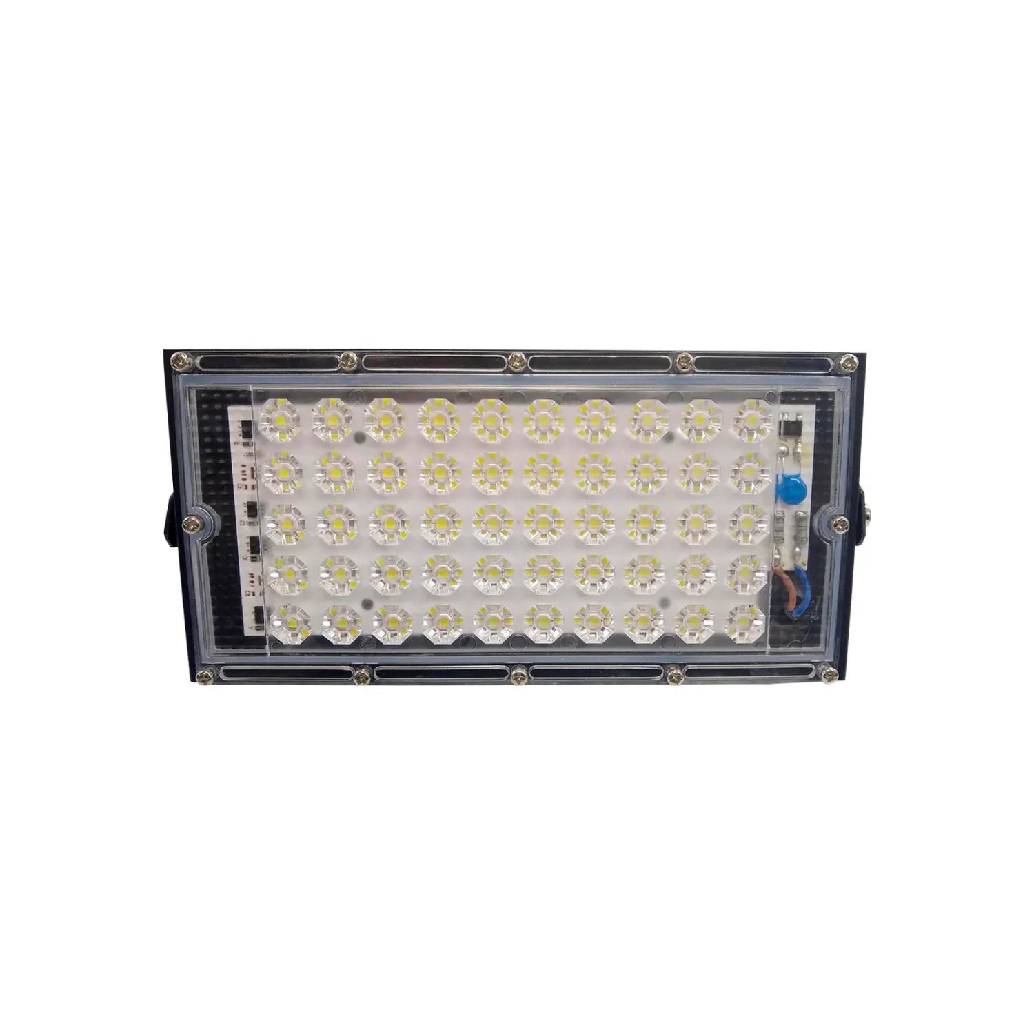 Reflector LED 50W tipo lupa, luz blanca, con 50 chips luminosos, carcasa negra para exteriores.