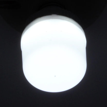 Foco LED blanco encendido, bombilla de bajo consumo con luz brillante