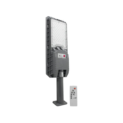 Lámpara solar urbana LED gris con control remoto para exteriores, ideal para iluminación de calles y patios.