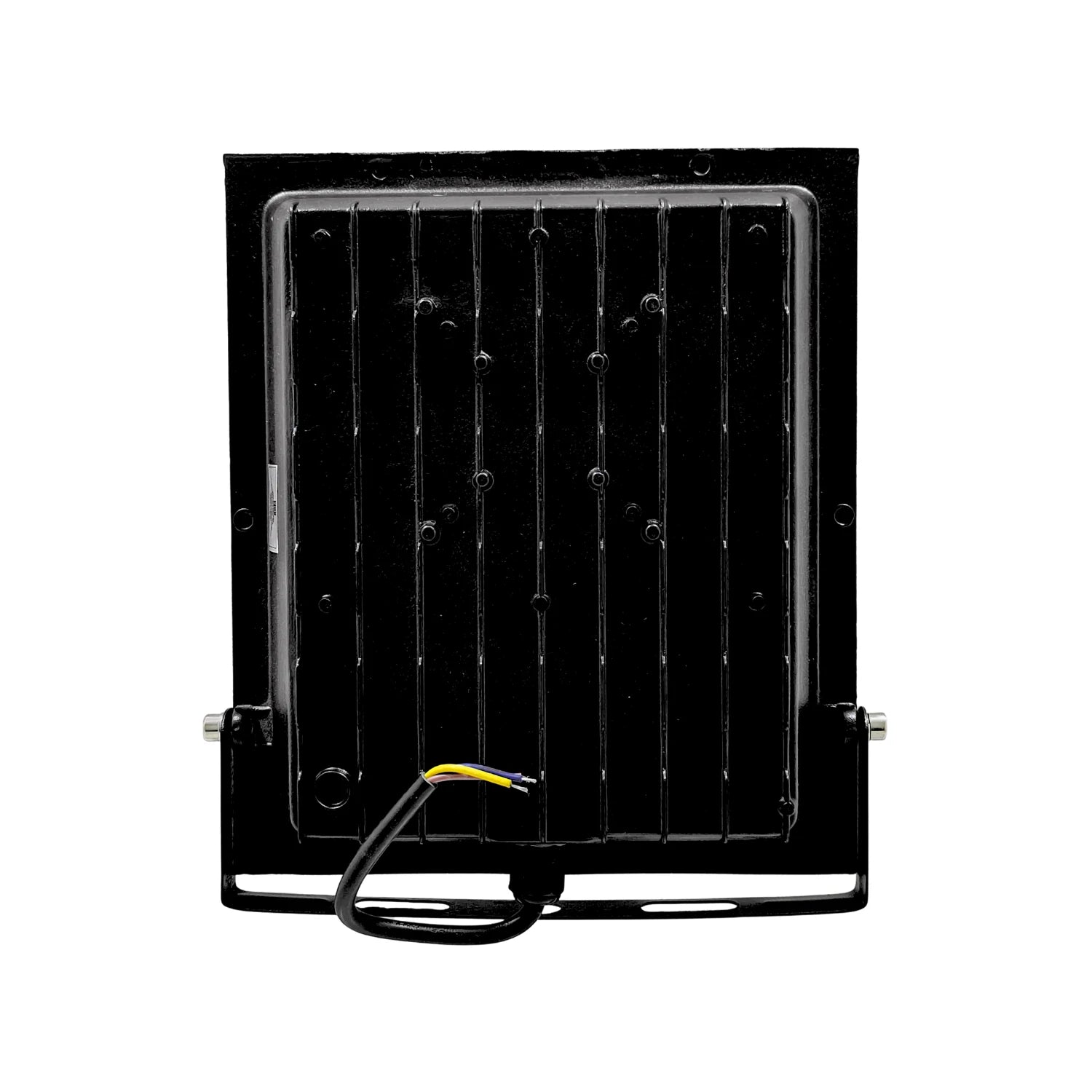 Reflector LED negro para uso rudo, con disipador de calor y soporte de montaje para iluminación exterior.