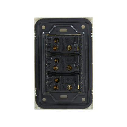 Placa con 3 apagadores de escalera Super Atomo, conexiones eléctricas 16A 250V, color beige y negro.