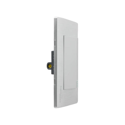 Placa de apagador Super átomo con 1 interruptor escalera, acabado metálico gris, diseño moderno para pared.