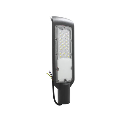 Luminaria LED para alumbrado público vial color gris oscuro con panel de iluminación exterior y soporte para poste.