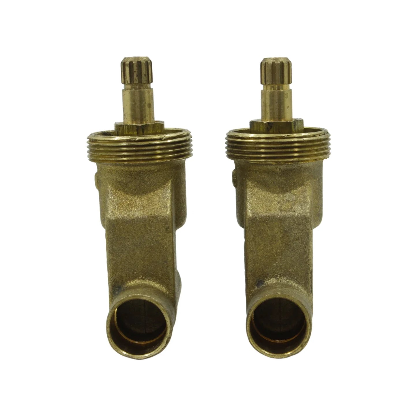Cuerpo de latón.,Cartucho de compresión v3026,Llave de vuelta completa.,Llave soldable para empotrar.