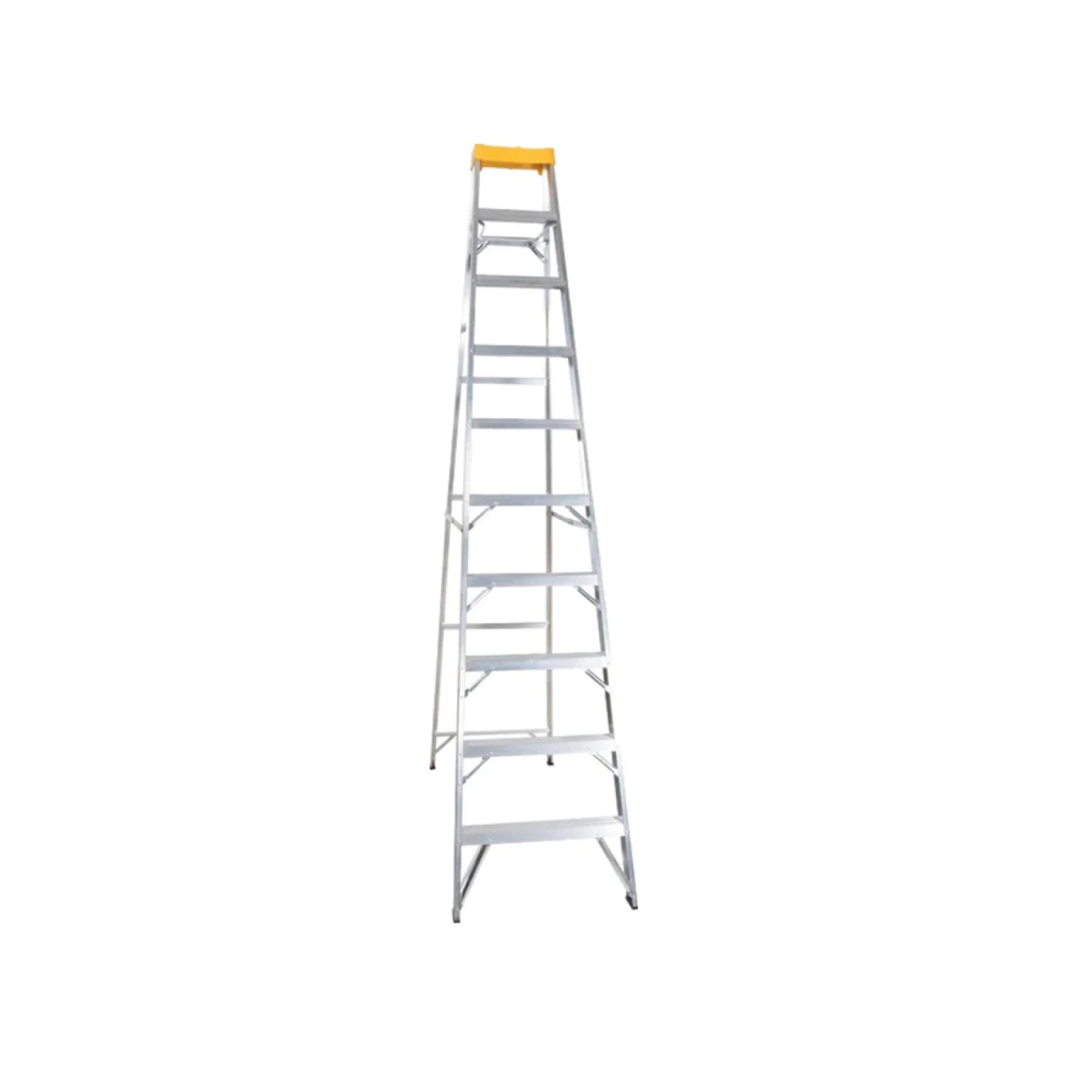 Escalera de tijera de aluminio con 9 peldaños, 3.05m de altura y tope superior amarillo.