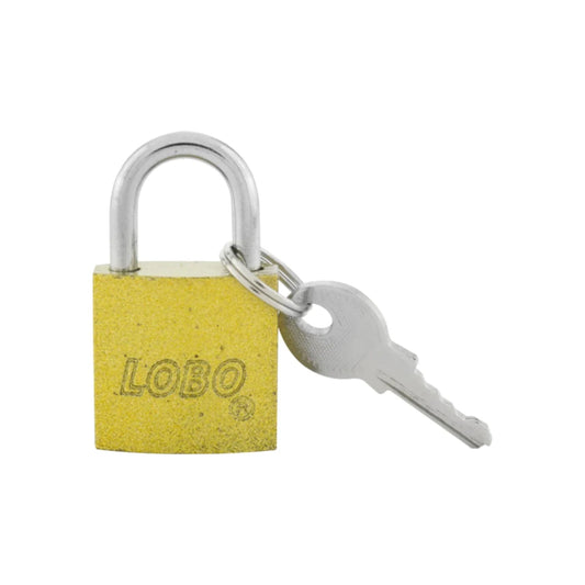 Candado de seguridad LOBO dorado con gancho corto y llave.