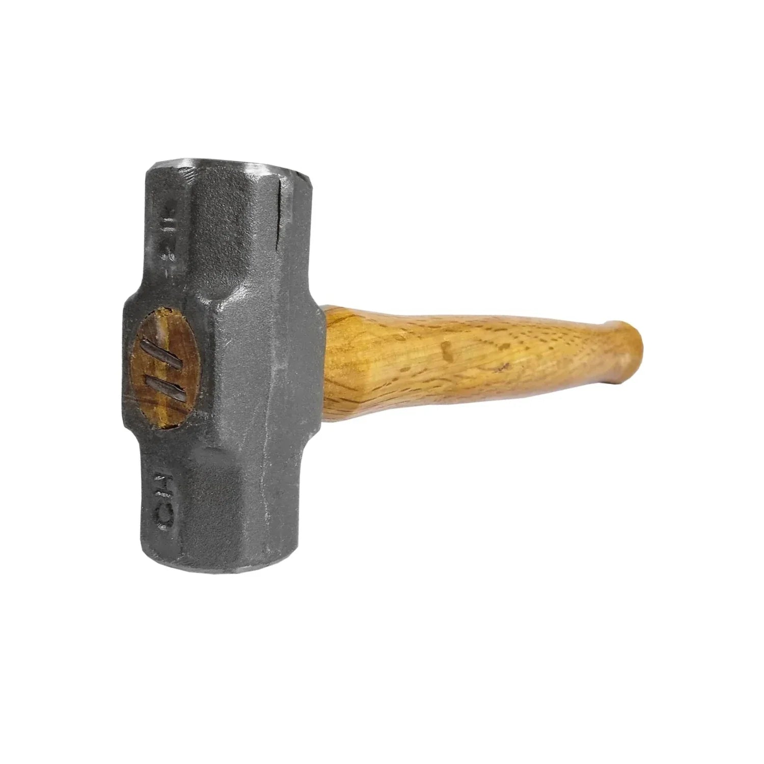 Peso: 2 lb (1 kg).,Doble tratamiento térmico en acero de 1045,Cuña de acero para sujeción del mango con la cabeza.,Mango de madera de fresno barnizado.