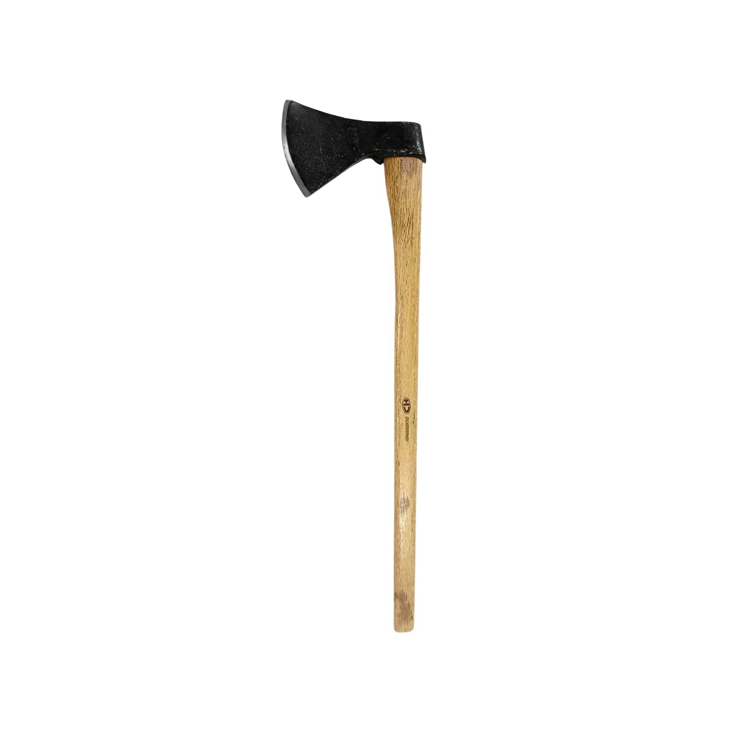Hacha robusta con cabeza de acero negra y mango de madera, ideal para corte de leña y trabajos forestales, marca CH.