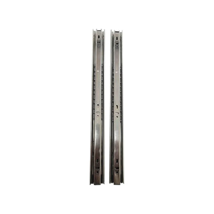 Fabricada en acero.,Corredera de 550 mm acabado niquelado.,Corredera de extensión de 22",Corredera de extensión total delgada de 55 mm