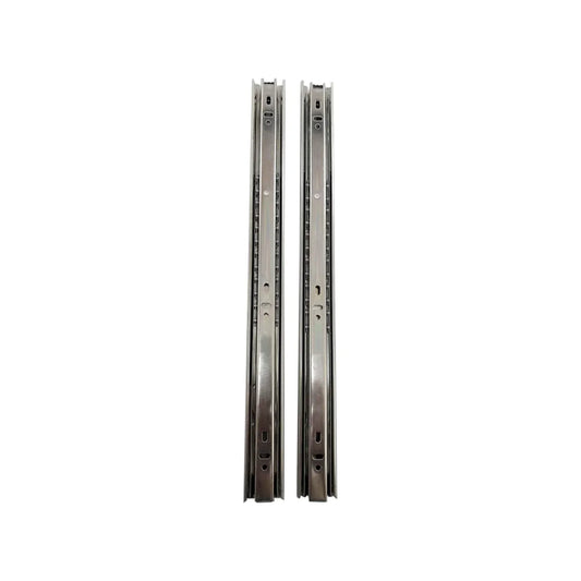 Fabricada en acero.,Corredera de 300 mm acabado niquelado.,Corredera de extensión de 12",Corredera de extensión total delgada de 30 mm