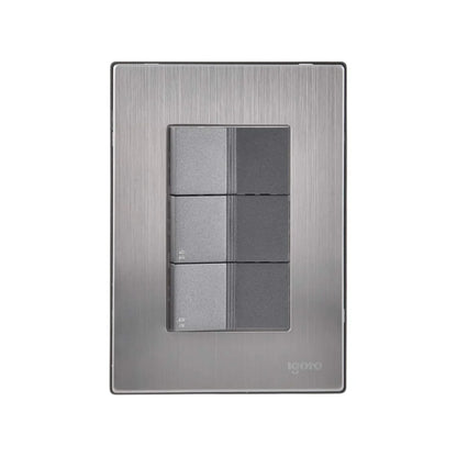 Fabricada de acero inoxidable.,Placa de 3 apagadores escalera.,127 V - 10 A - 60 Hz,Mecanismos de cobre y latón.,Policarbónato auto extinguible.,Fácil de instalar.