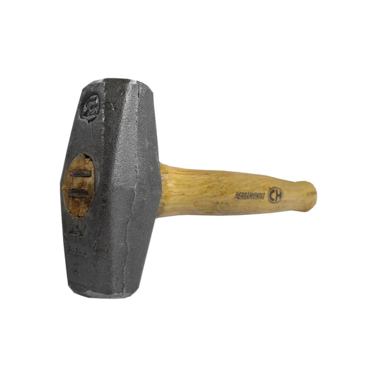Peso: 2 lb (1 kg).,Acero SAE 1045,Doble tratamiento térmico.,Mango de madera.