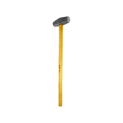 Peso: 8 lb (4.6 kg).,Doble tratamiento térmico en acero de 1045,Cuña de acero para sujeción del mango con la cabeza.,Mango de madera de fresno barnizado.