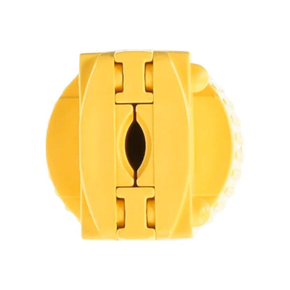 Conector eléctrico industrial amarillo con entrada para terminal de cuchilla, robusto para ferretería.
