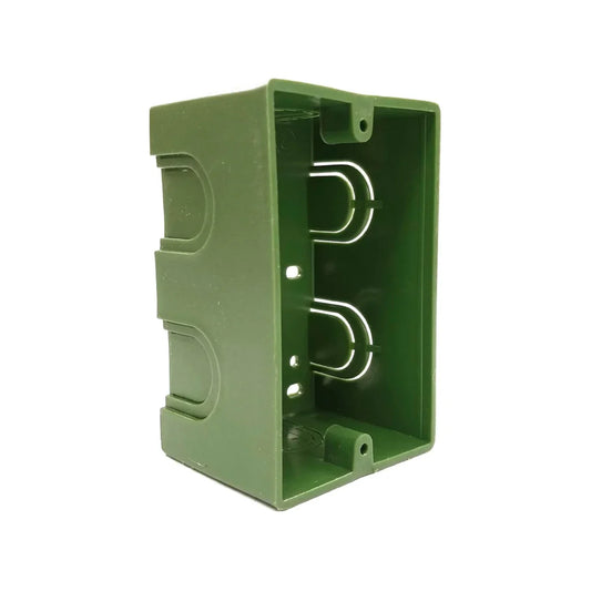 Fabricada en polipropileno.,Entrada de 1/2" (12.7 mm) y 3/4" (19 mm).,anticorrosiva.,Ideal para lugares con alta humedad.,Caja verde 2"x4" (51x102 mm) para sobreponer de plástico.