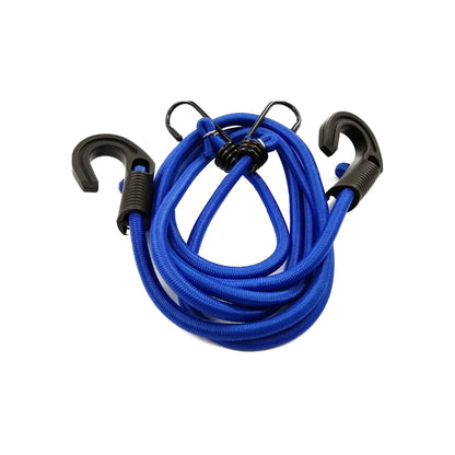 Tensor de carga elástico azul enrollado con dos ganchos negros resistentes para asegurar objetos.