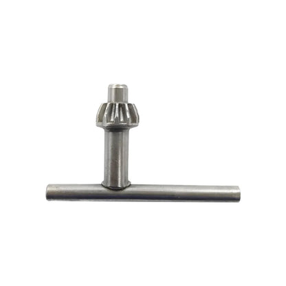 Fabricada en acero al carbóno.,Llave para broquero de 3/8" (9.5 mm).,Ideal para rotomartillo.,Acabado que evita la oxidación.,Producto punzocortante.