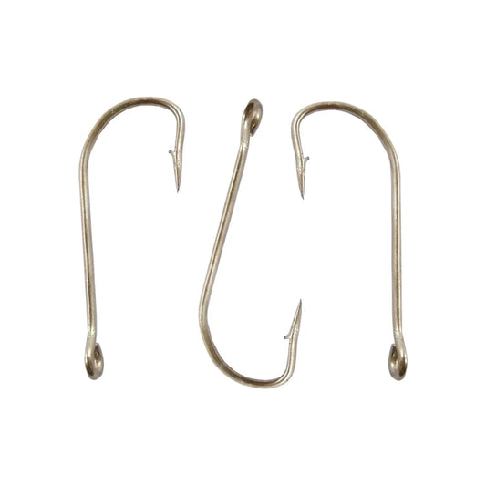 Fabricado en acero al carbón.,Revestimiento niquelado.,Punta recta "filo de navaja",Ojo redondo #12,Bolsa de 100 piezas.